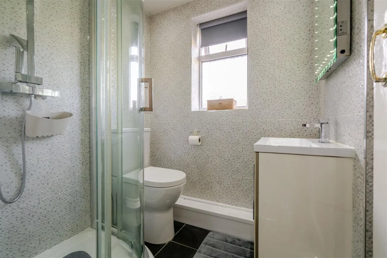 Entwistle Grove, Leigh, WN7, photo 18
