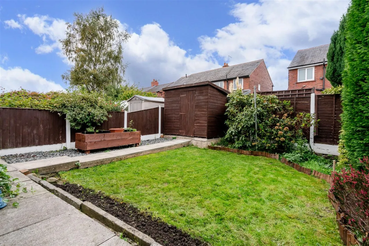Entwistle Grove, Leigh, WN7, photo 20