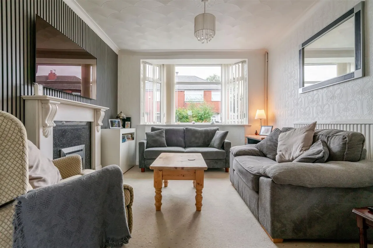 Entwistle Grove, Leigh, WN7, photo 3