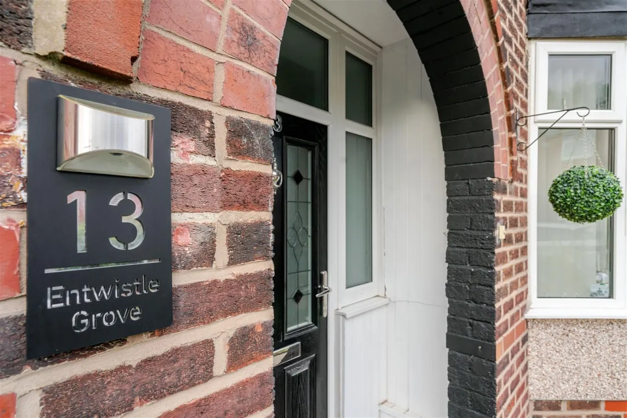 Entwistle Grove, Leigh, WN7, photo 2