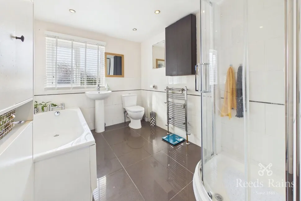 2 bed house for sale — St Helens Place, Castleford, West Yorkshire, WF10