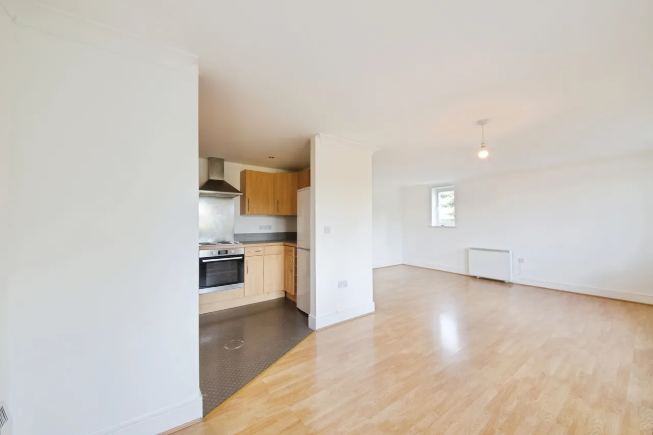 London Road, ROMFORD, Essex, RM7, photo 3