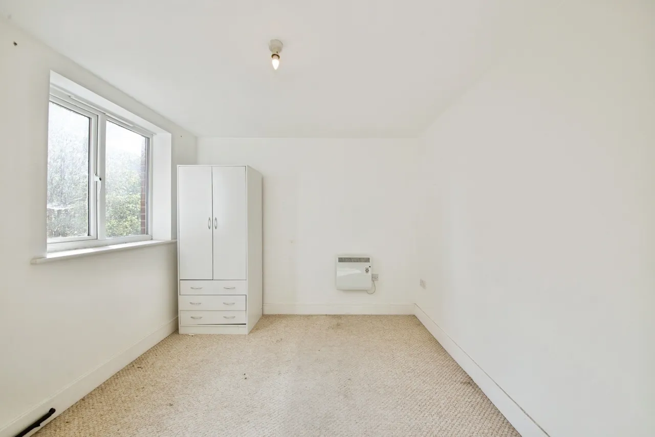 London Road, ROMFORD, Essex, RM7, photo 6