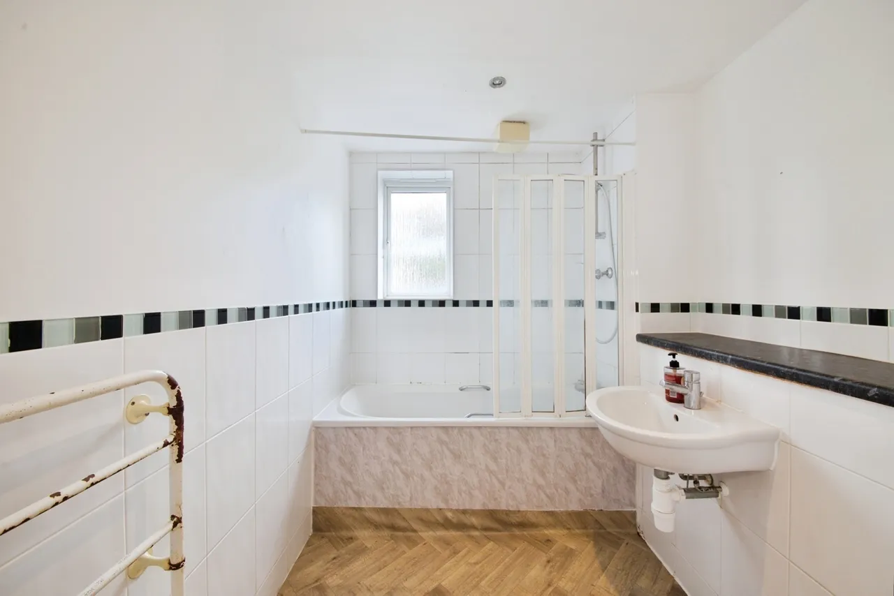 London Road, ROMFORD, Essex, RM7, photo 5