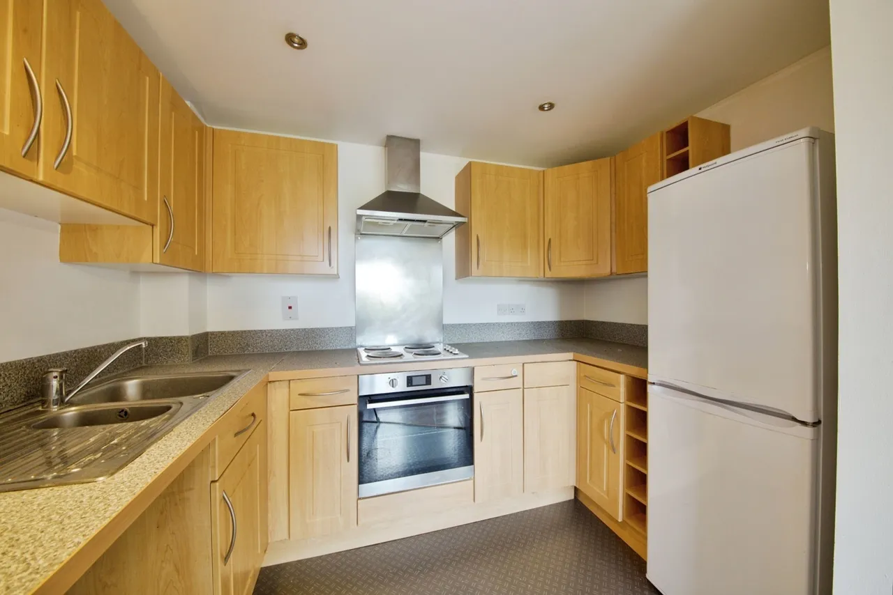 London Road, ROMFORD, Essex, RM7, photo 4