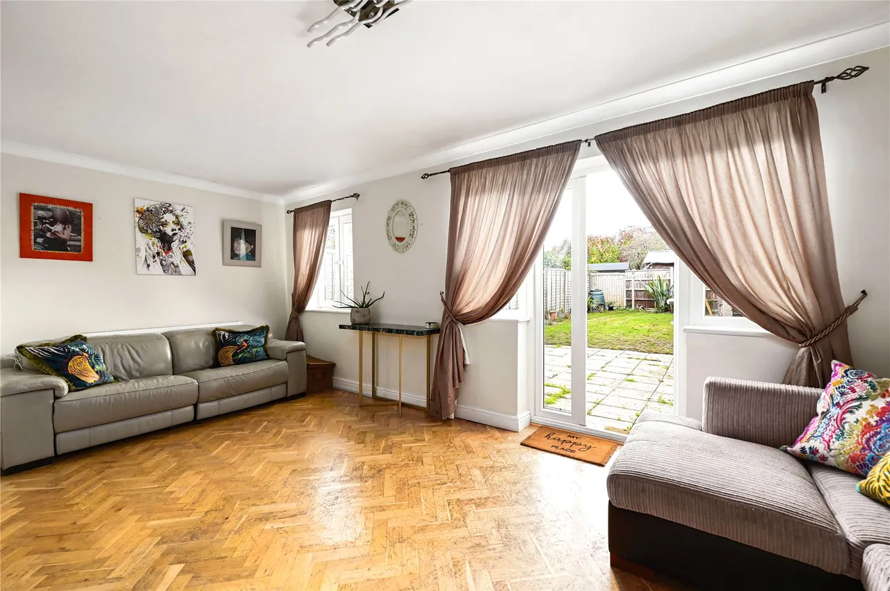 Hensworth Road, Ashford, TW15, photo 2