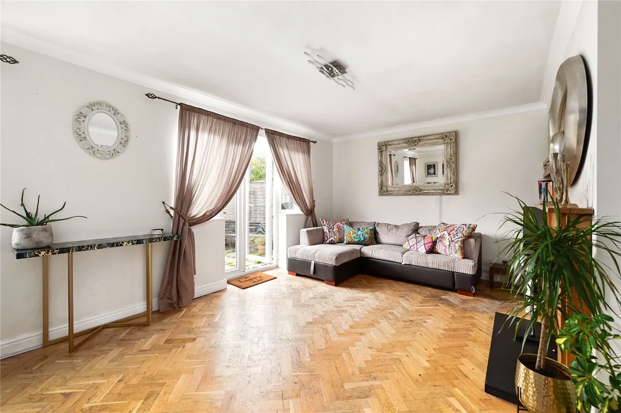 Hensworth Road, Ashford, TW15, photo 5