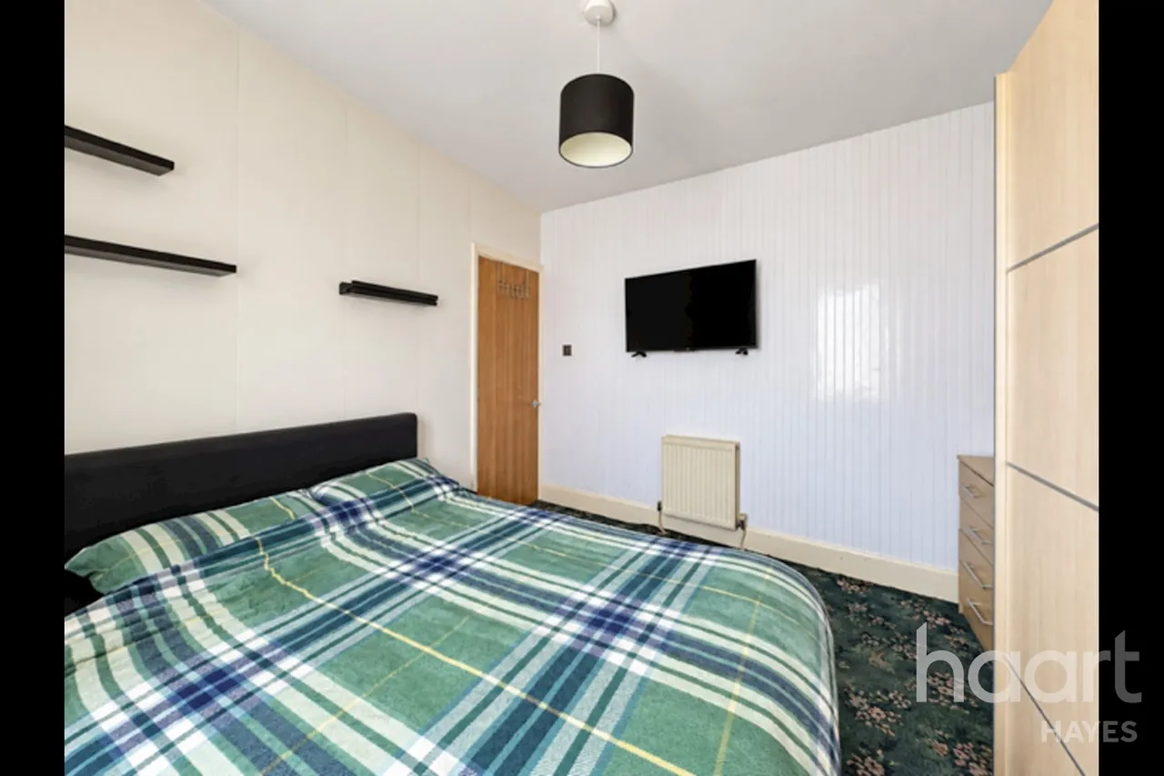 Dawley Road, Hayes, UB3, photo 7