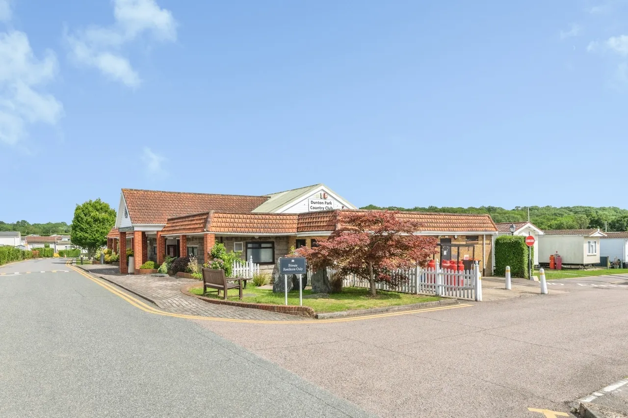 Dunton Mobile Home Park, Lower Dunton Road, Dunton, Brentwood, CM13, photo 7
