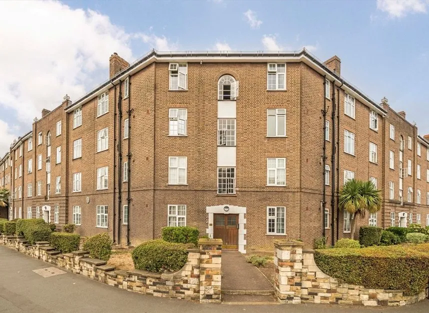 3 bed flat for sale — London Road, Kingston Upon Thames, KT2