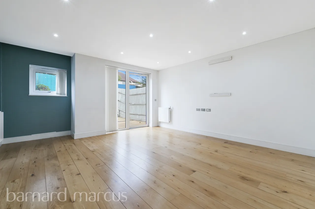 4 bed house to rent — Silverworks Close, LONDON