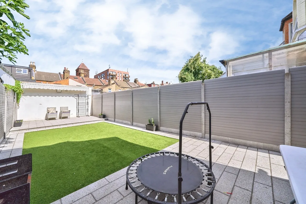 Selsdon Road, London, E13, photo 10