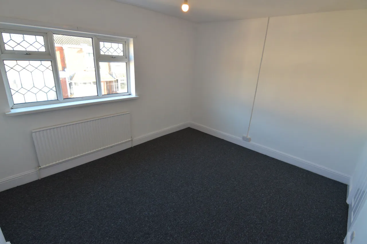Ladysmith Road, Grimsby, Lincolnshire, DN32 9EF, photo 5