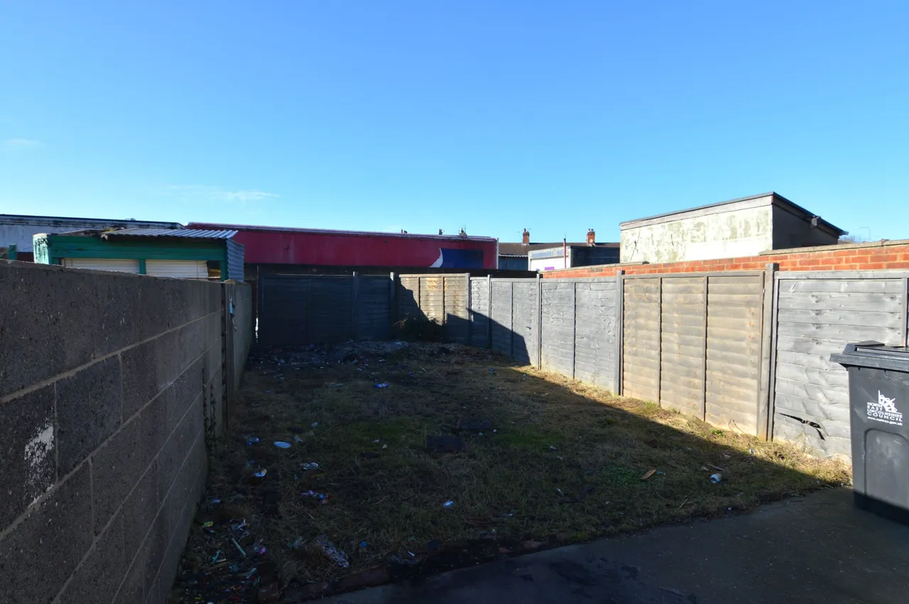 Ladysmith Road, Grimsby, Lincolnshire, DN32 9EF, photo 8