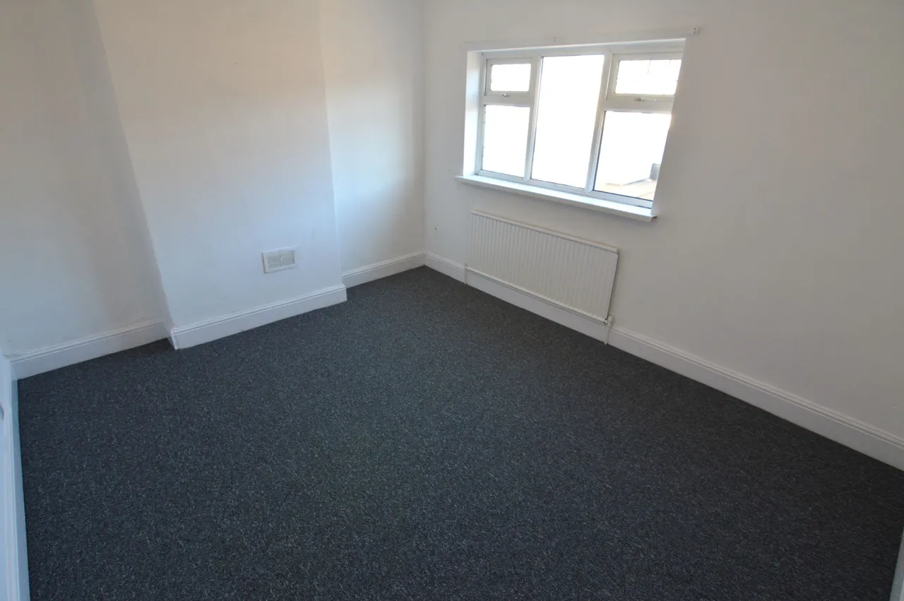 Ladysmith Road, Grimsby, Lincolnshire, DN32 9EF, photo 6