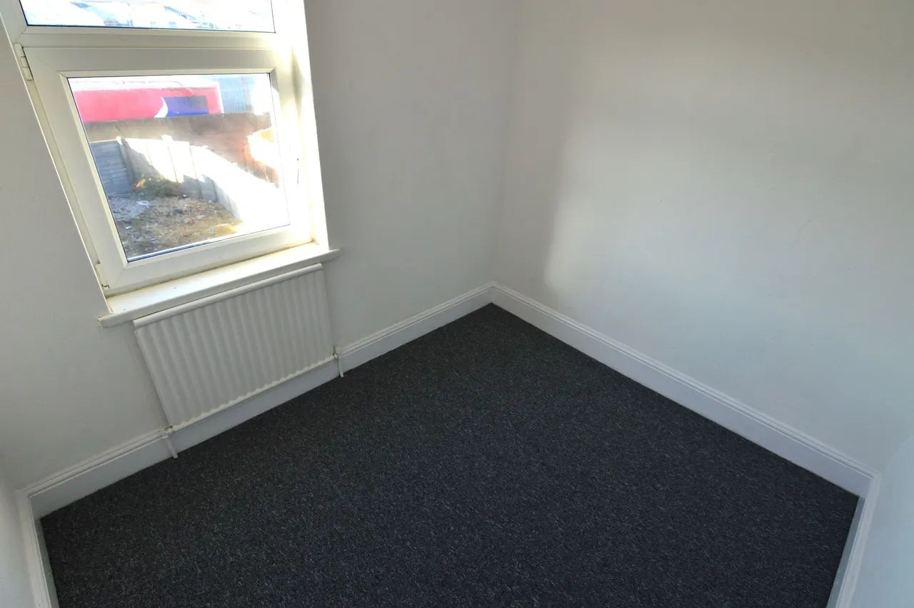 Ladysmith Road, Grimsby, Lincolnshire, DN32 9EF, photo 11
