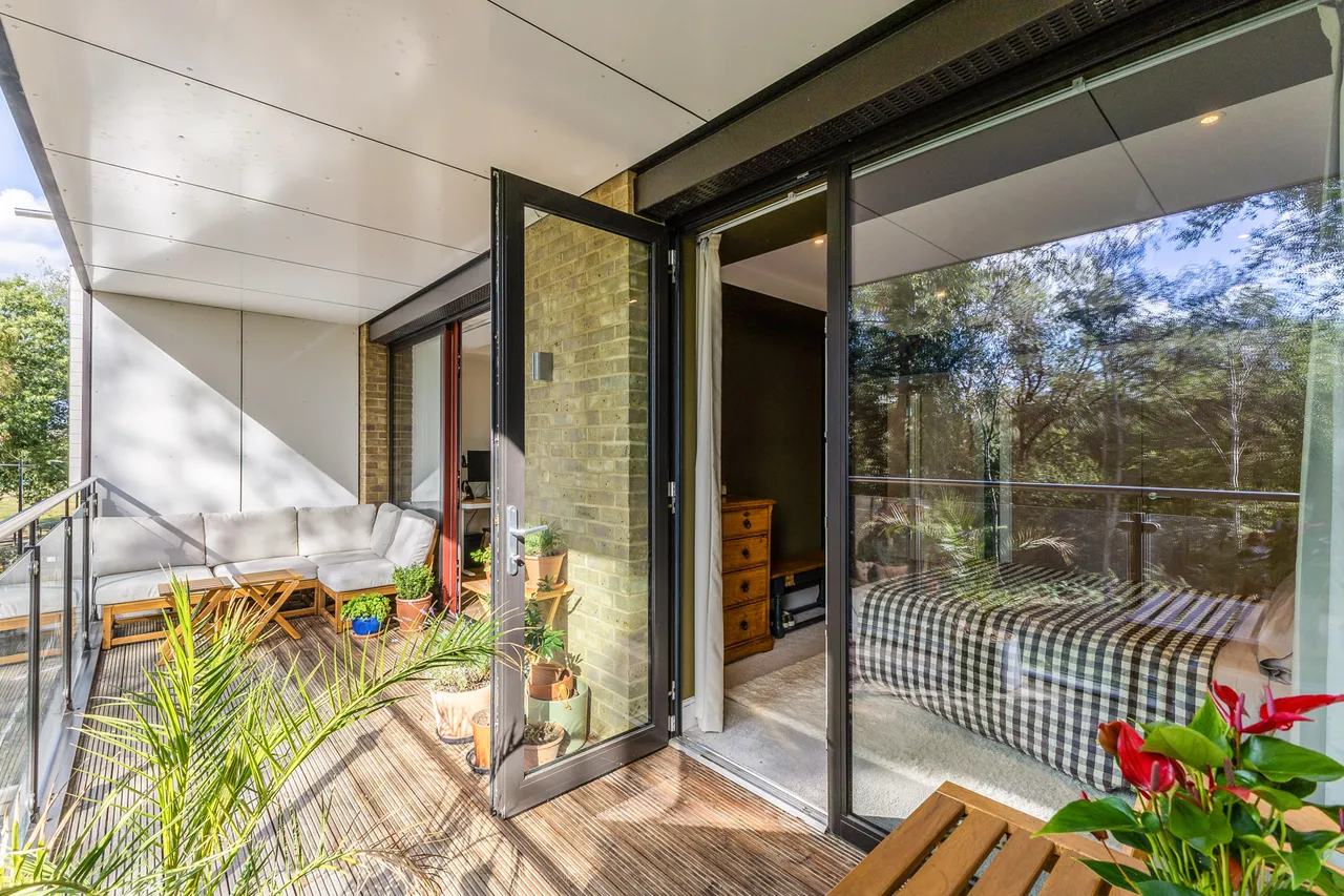 Knaresborough Drive, London, SW18, photo 6