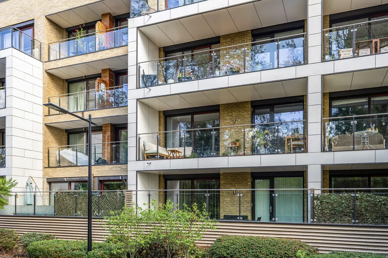 Knaresborough Drive, London, SW18, photo 9