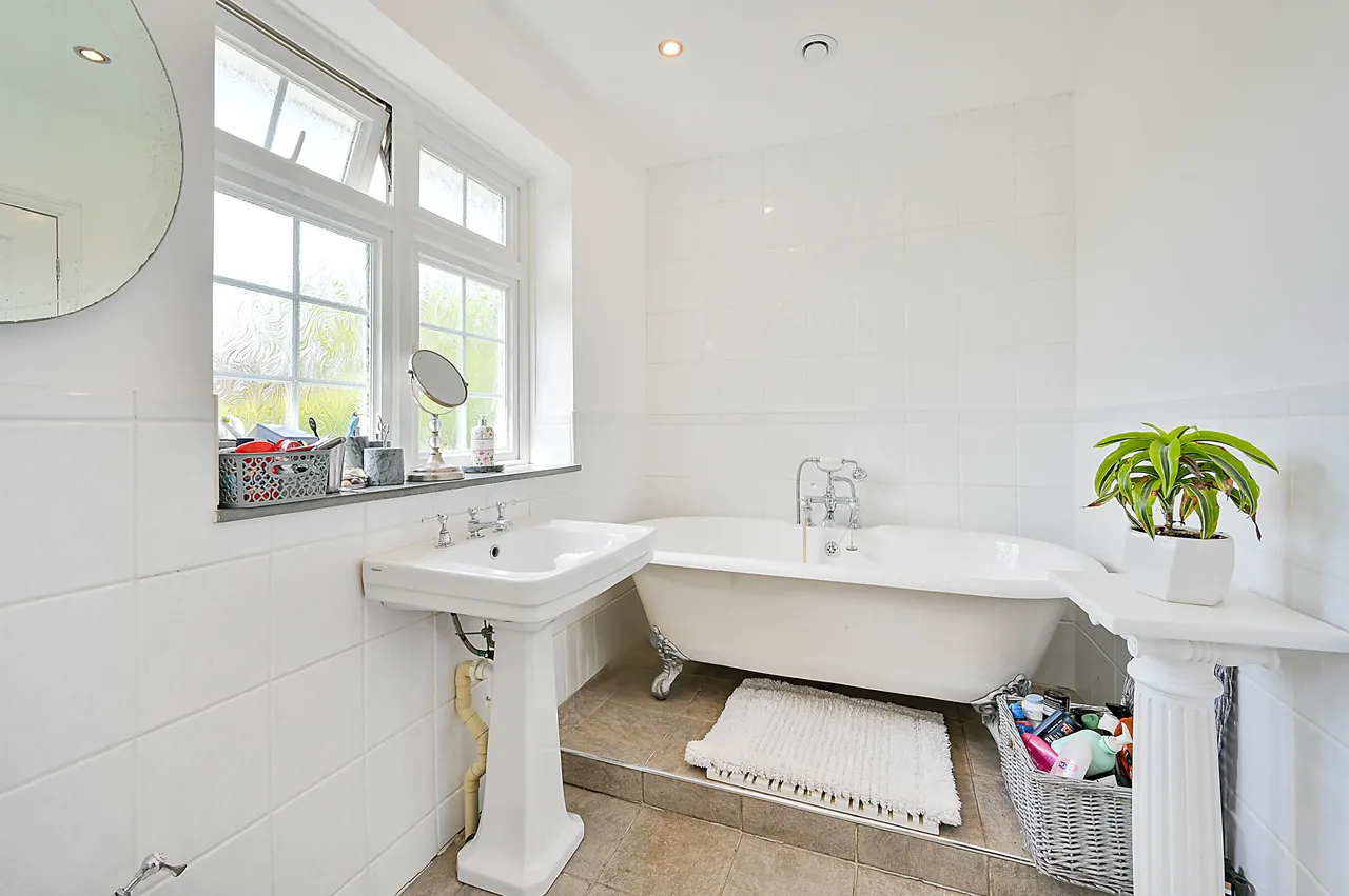 Worcester Park, KT4, photo 10
