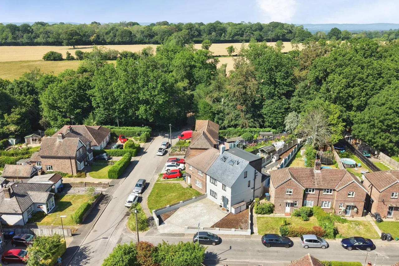 King George Avenue, East Grinstead, RH19, photo 24