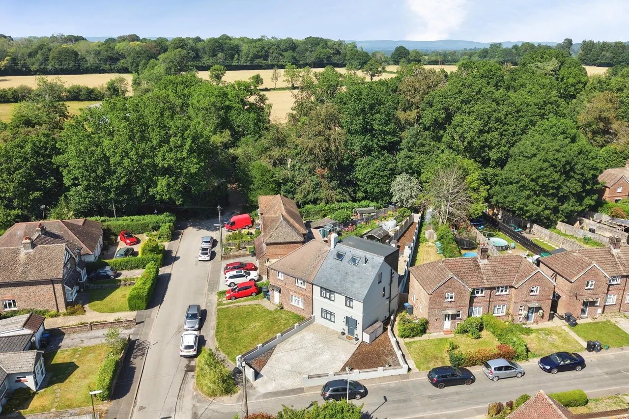 King George Avenue, East Grinstead, RH19, photo 23