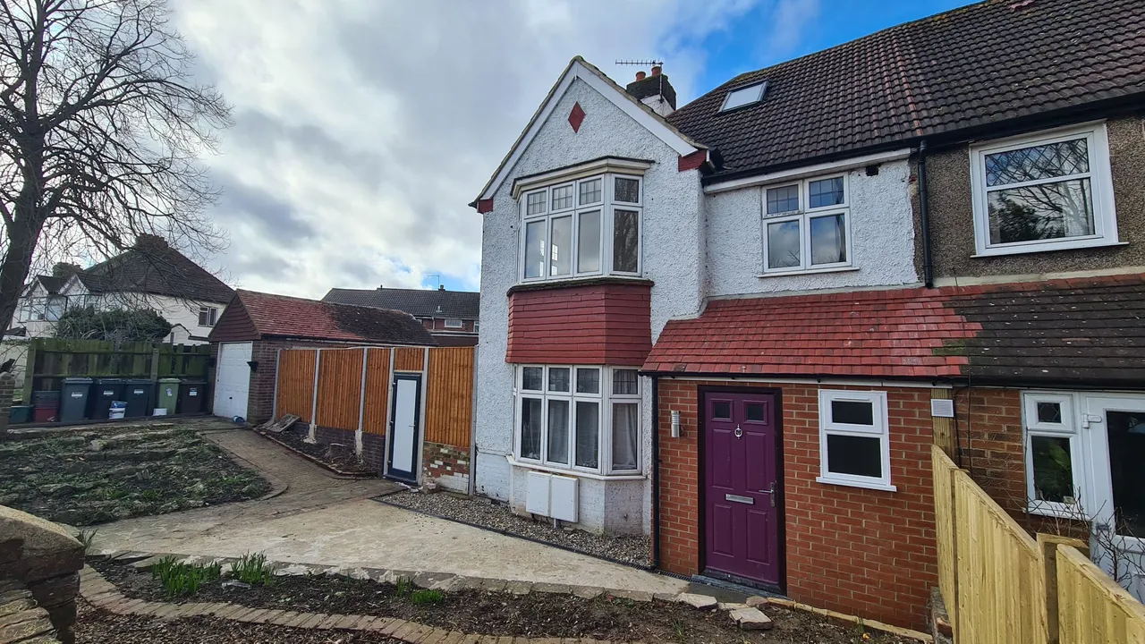 4 bed house to rent — Heston Road, Hounslow,TW5