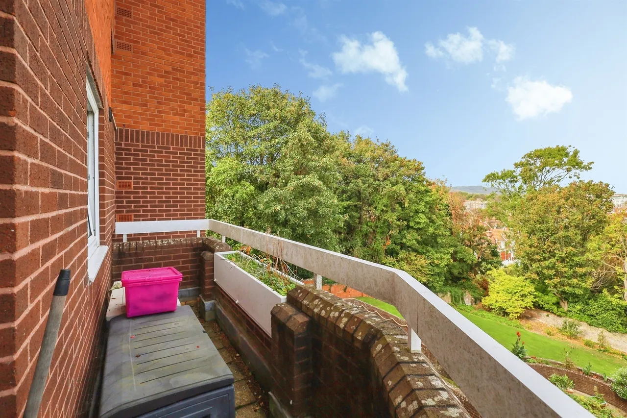 St. Johns Road, Eastbourne, BN20, photo 10