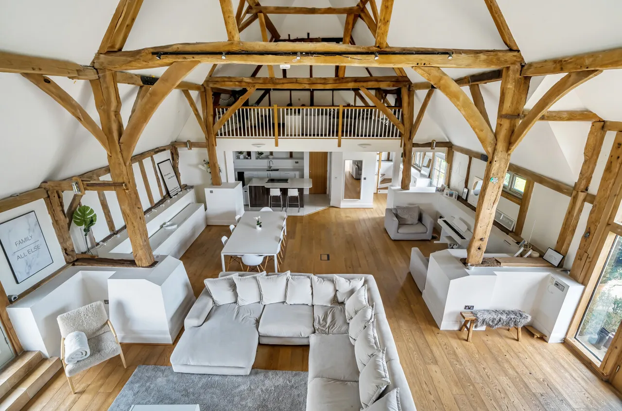 Hazeley Road, Twyford, SO21, photo 5