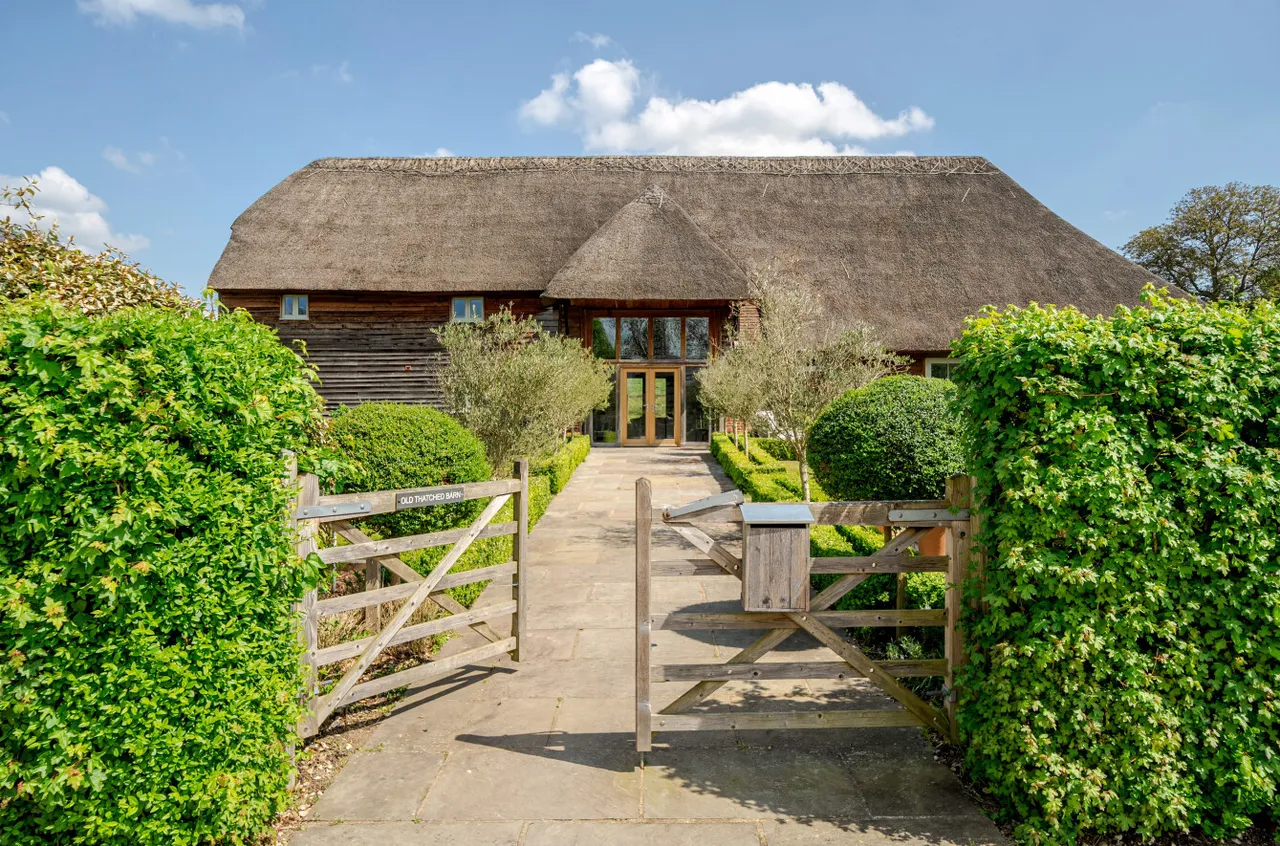 Hazeley Road, Twyford, SO21, photo 4