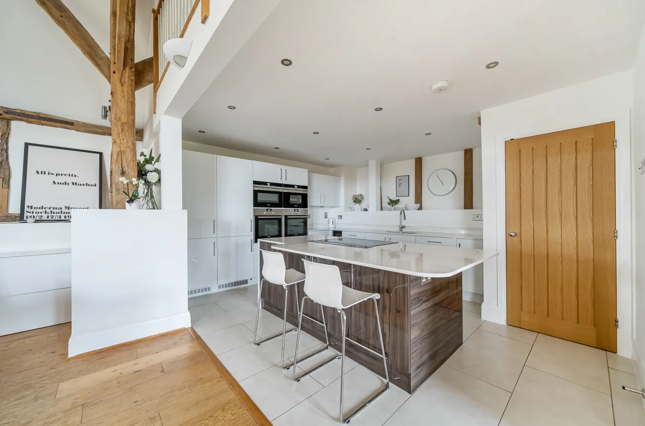Hazeley Road, Twyford, SO21, photo 15