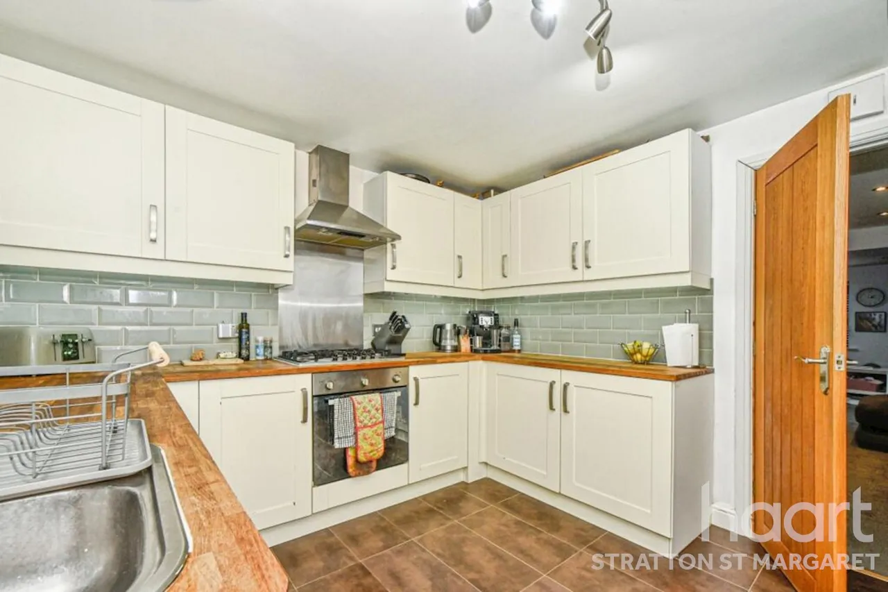 Hyde Road, Swindon, SN2, photo 15
