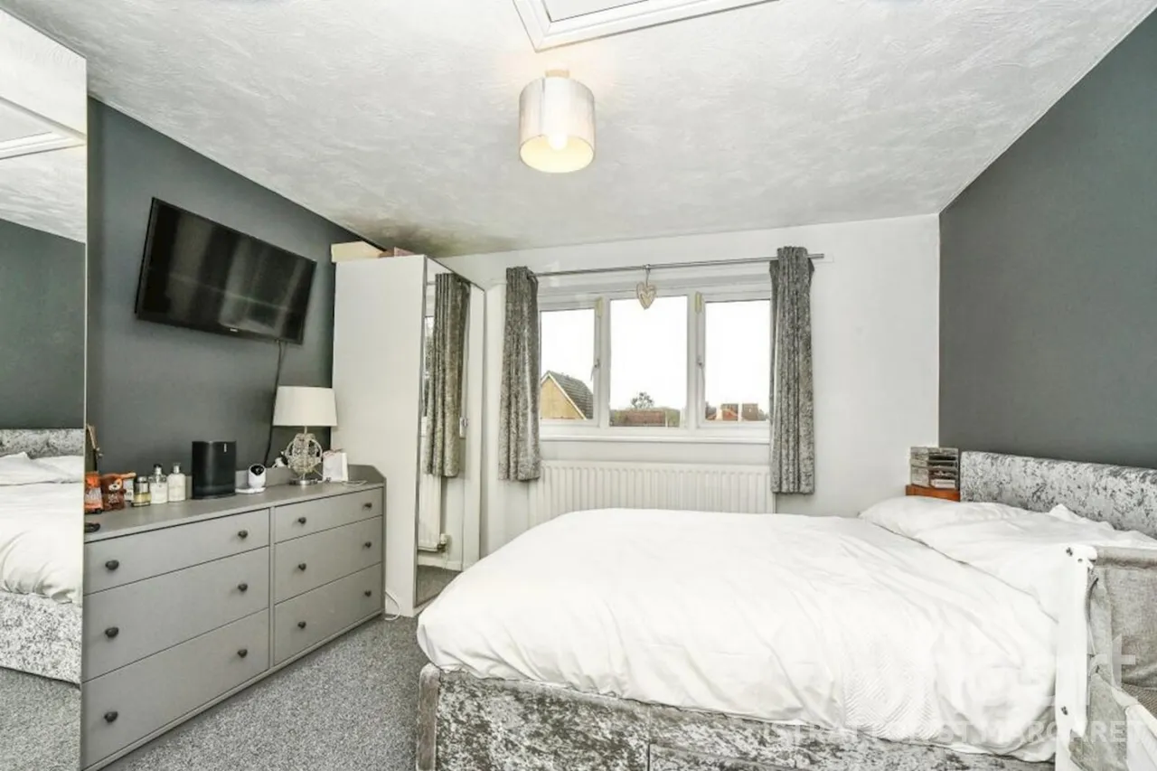 Hyde Road, Swindon, SN2, photo 7