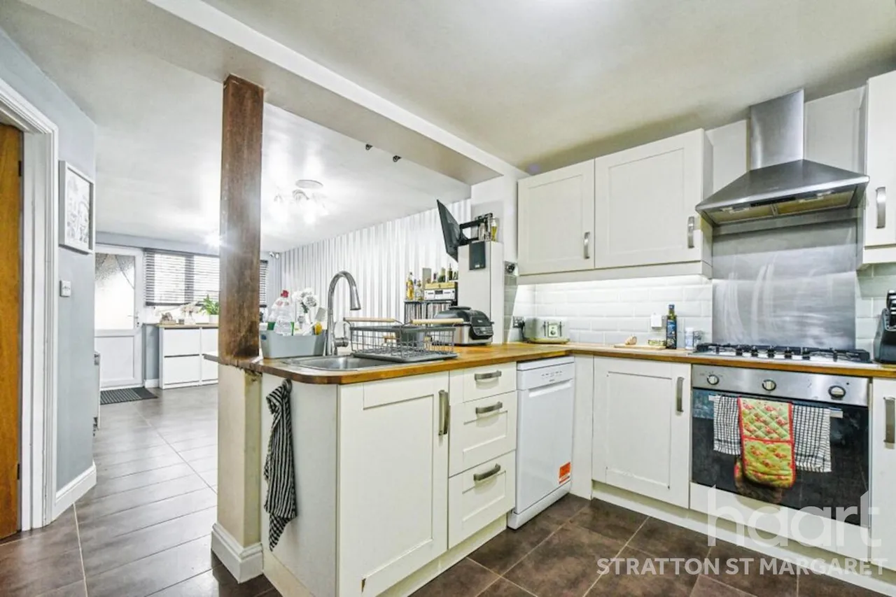 Hyde Road, Swindon, SN2, photo 3