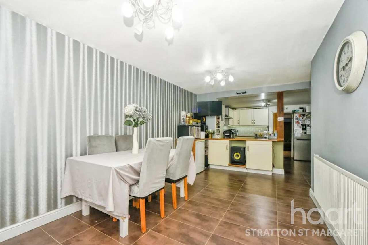Hyde Road, Swindon, SN2, photo 4