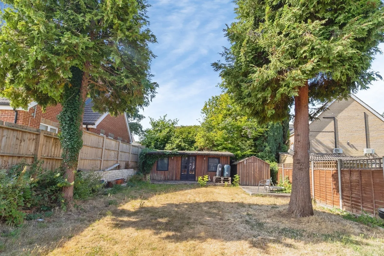 Chester Avenue, LUTON, Bedfordshire, LU4, photo 15