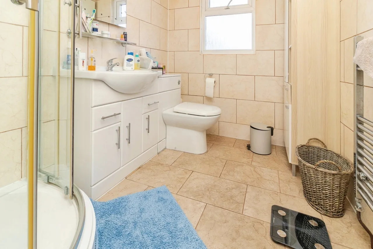 Chester Avenue, LUTON, Bedfordshire, LU4, photo 8