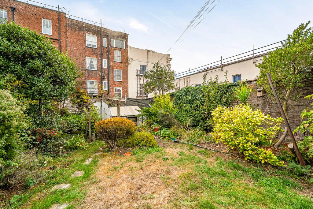 Colleton Crescent, Exeter, photo 21