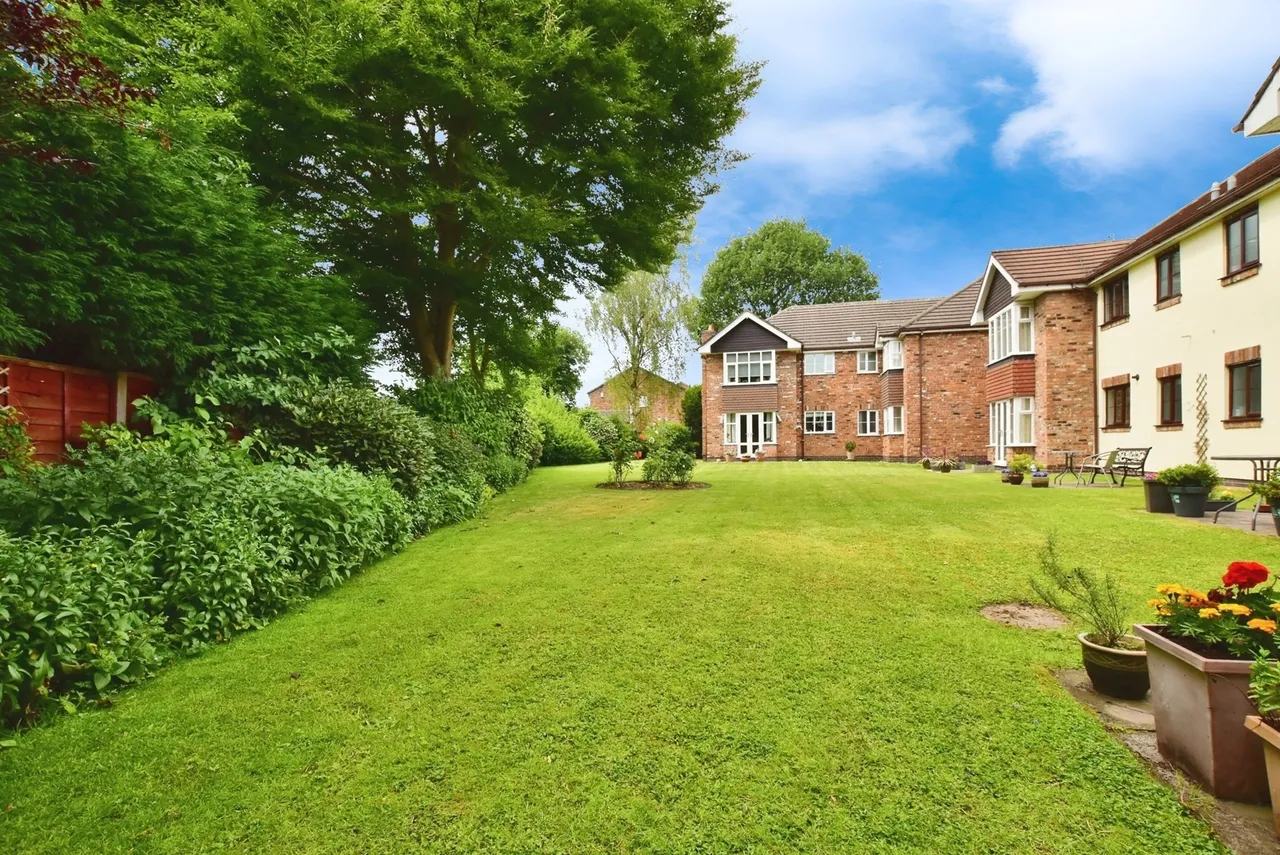 Woodacres Court, WILMSLOW, Cheshire, SK9, photo 2