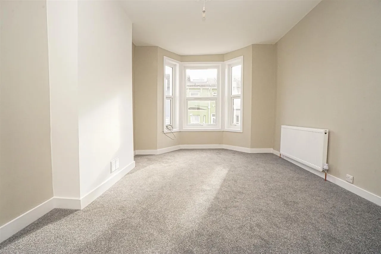 3 bed house for sale, Manor Road, Hastings