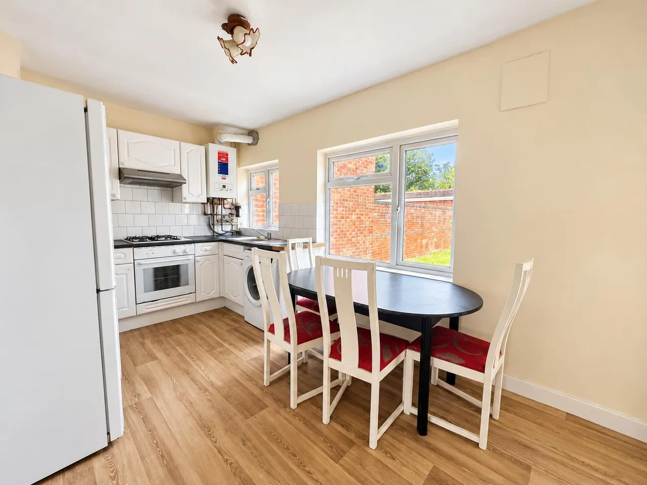 Canterbury Avenue, Slough, SL2, photo 5
