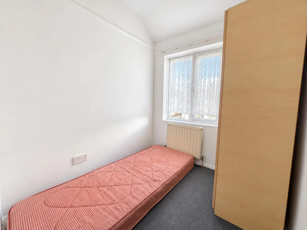 Canterbury Avenue, Slough, SL2, photo 15