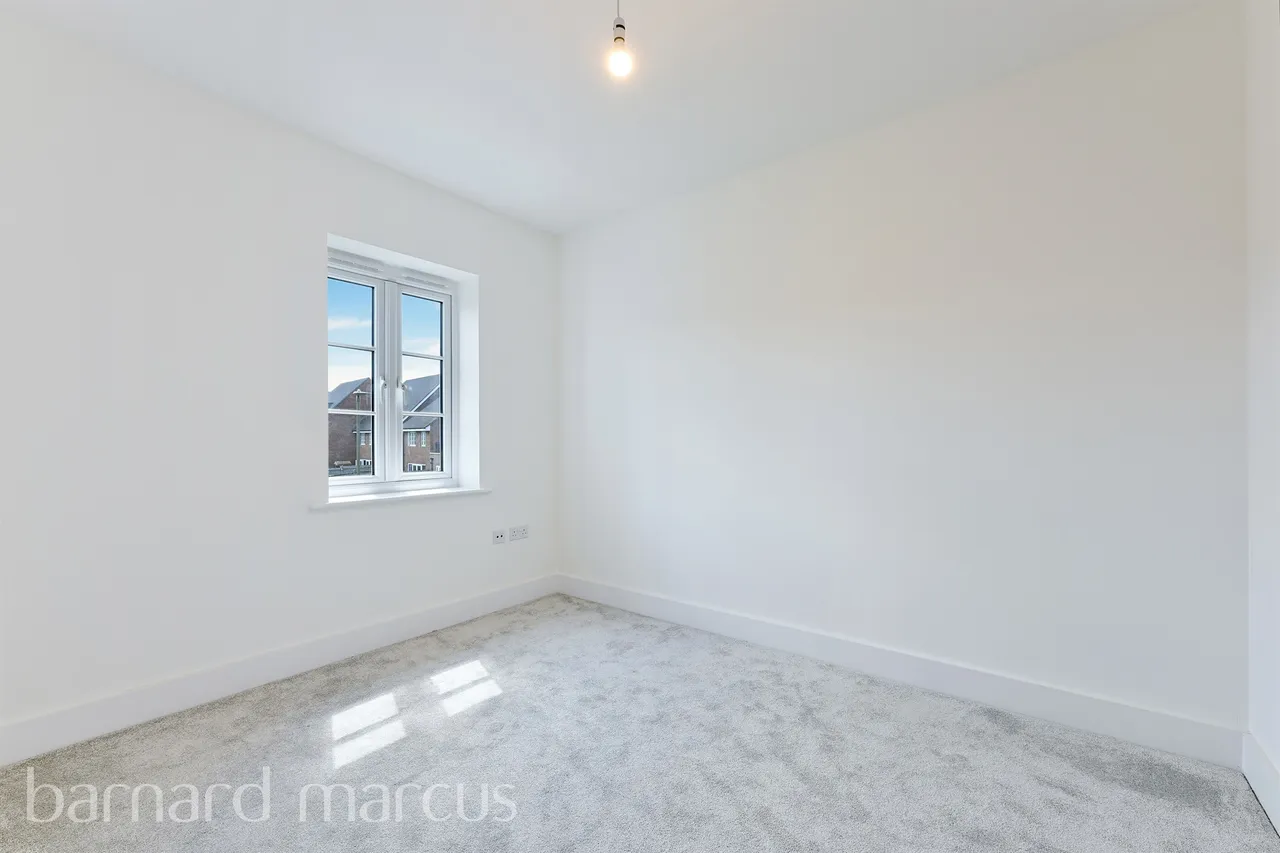 Beatrice Square, TADWORTH, photo 9