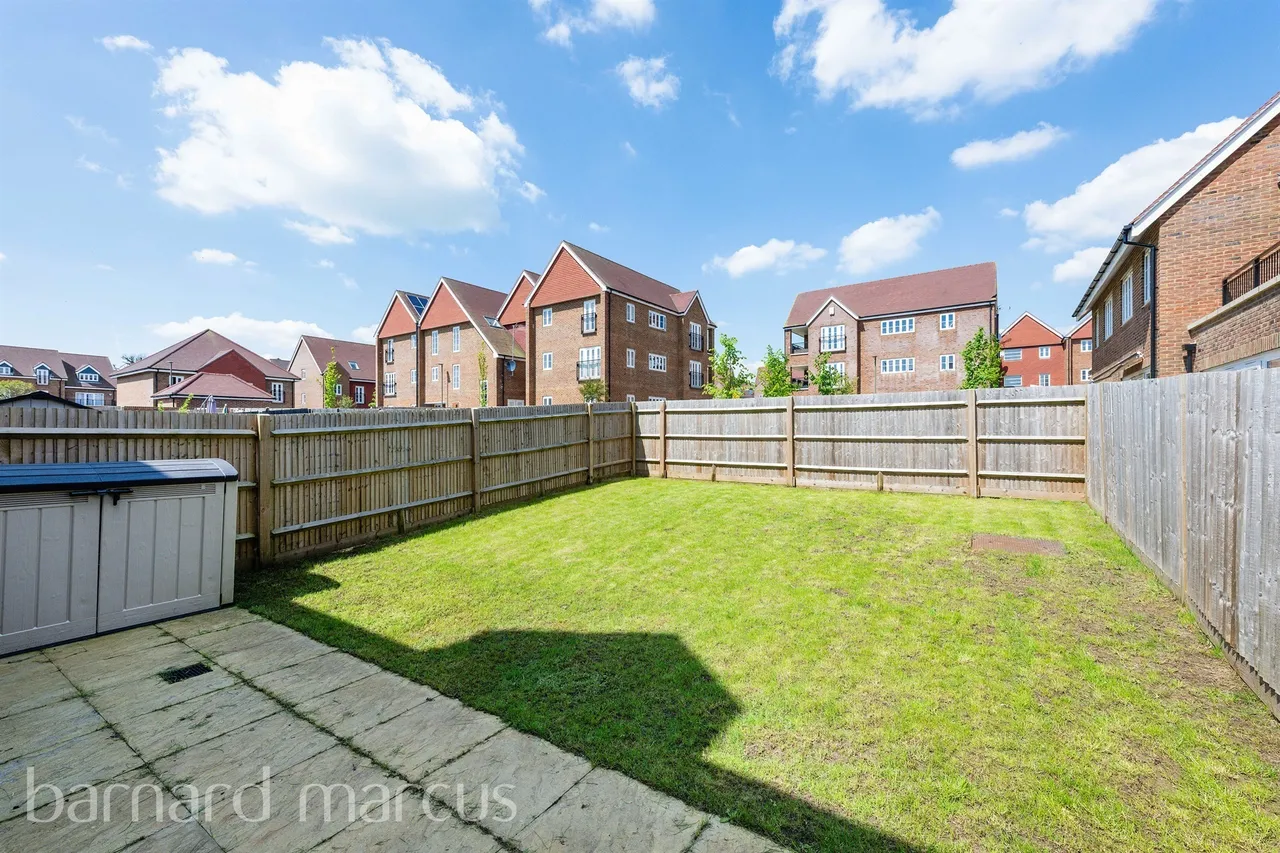 Beatrice Square, TADWORTH, photo 8