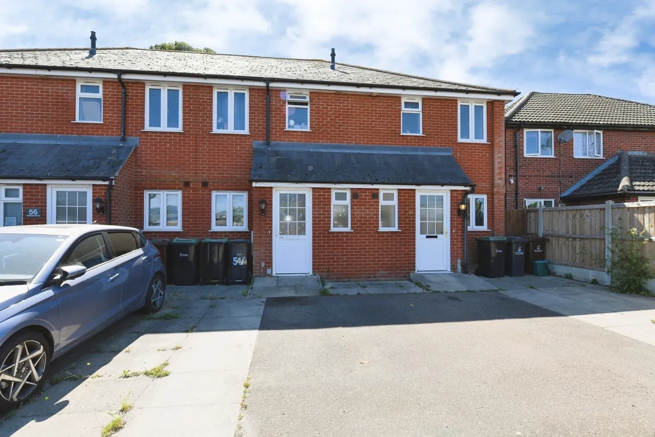 2 bed house for sale — Adelaide Drive, Colchester, Essex, CO2