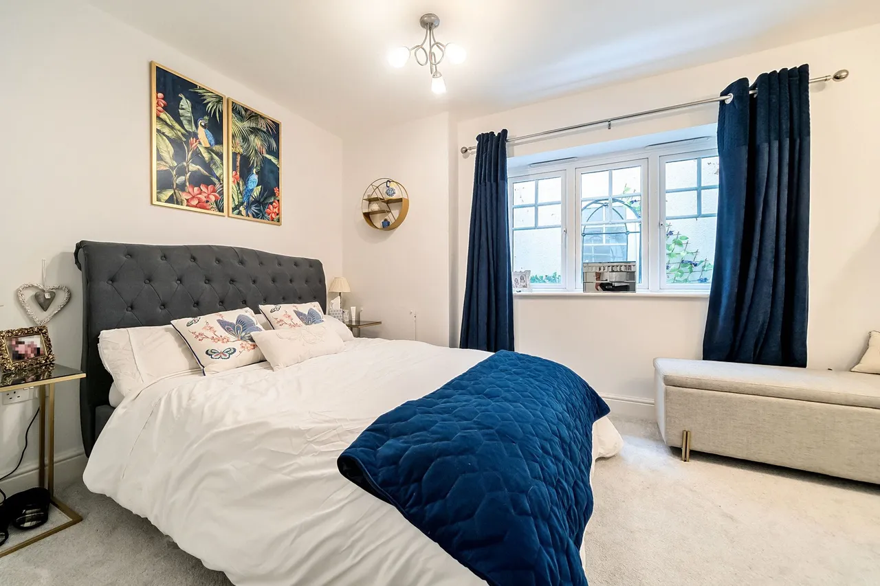 Kings Road, Doyle Court, GU27, photo 11