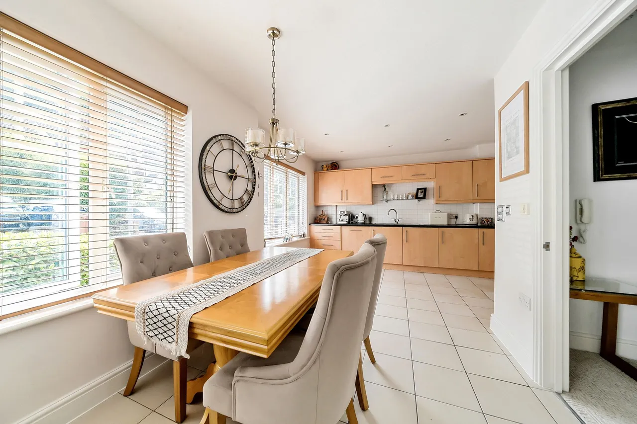Kings Road, Doyle Court, GU27, photo 8
