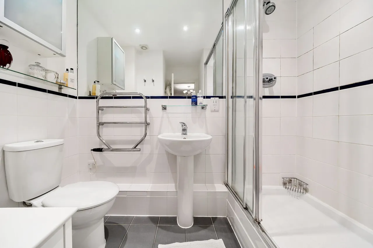 Kings Road, Doyle Court, GU27, photo 10