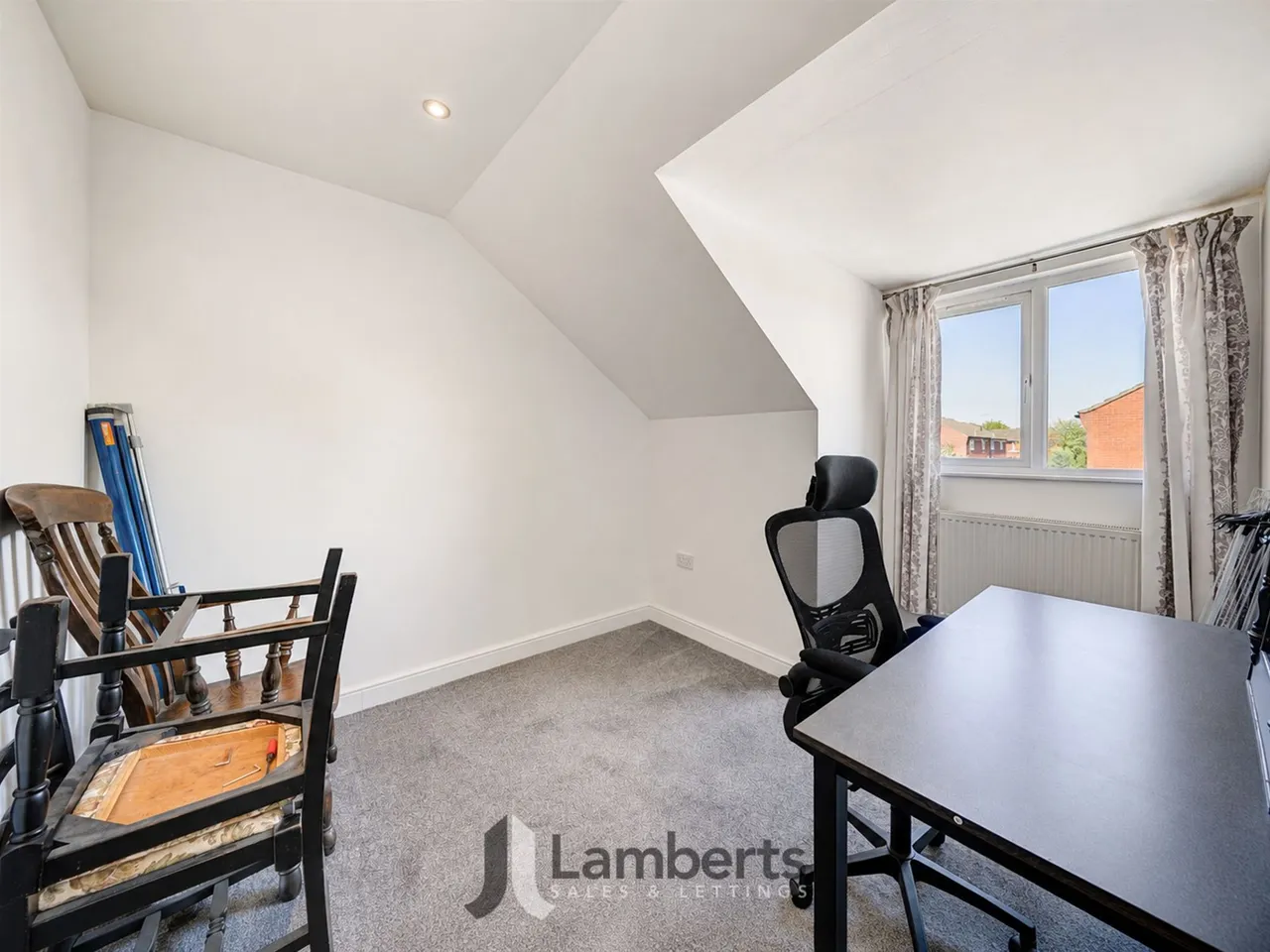 8b Allendale Court, Studley, photo 16
