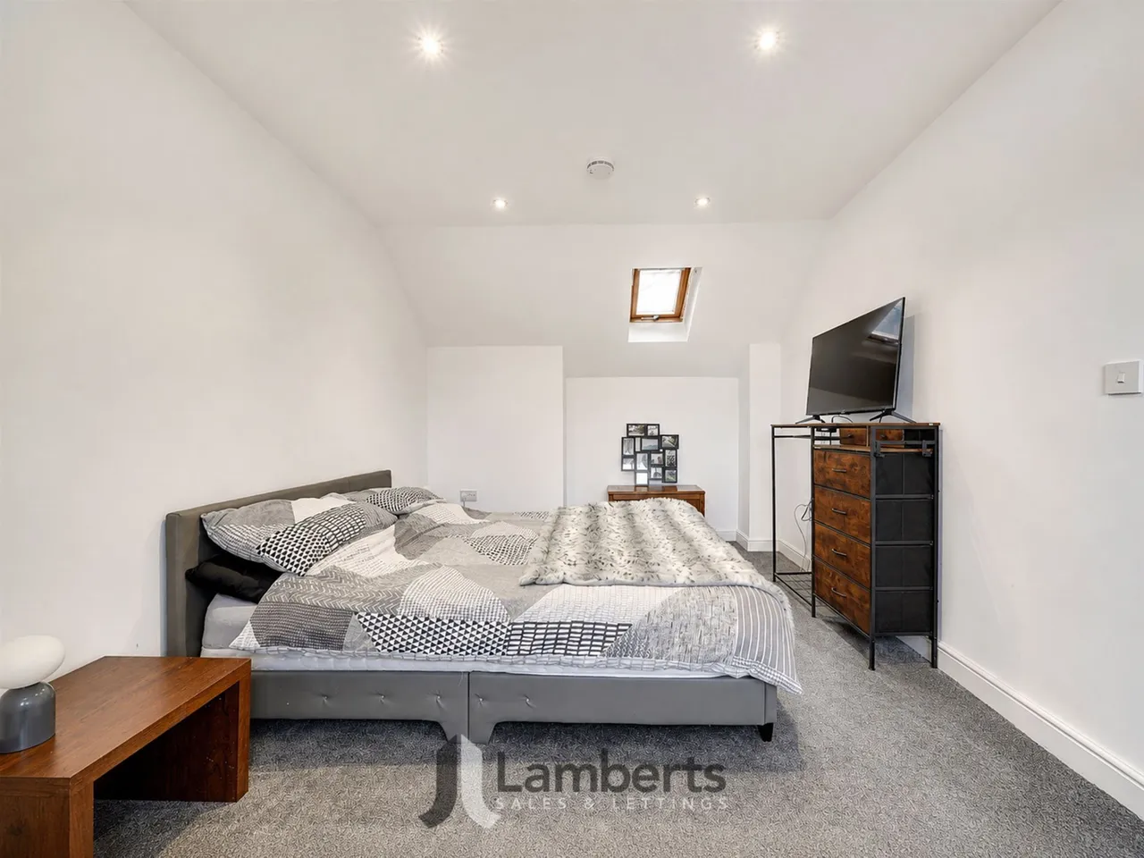 8b Allendale Court, Studley, photo 13