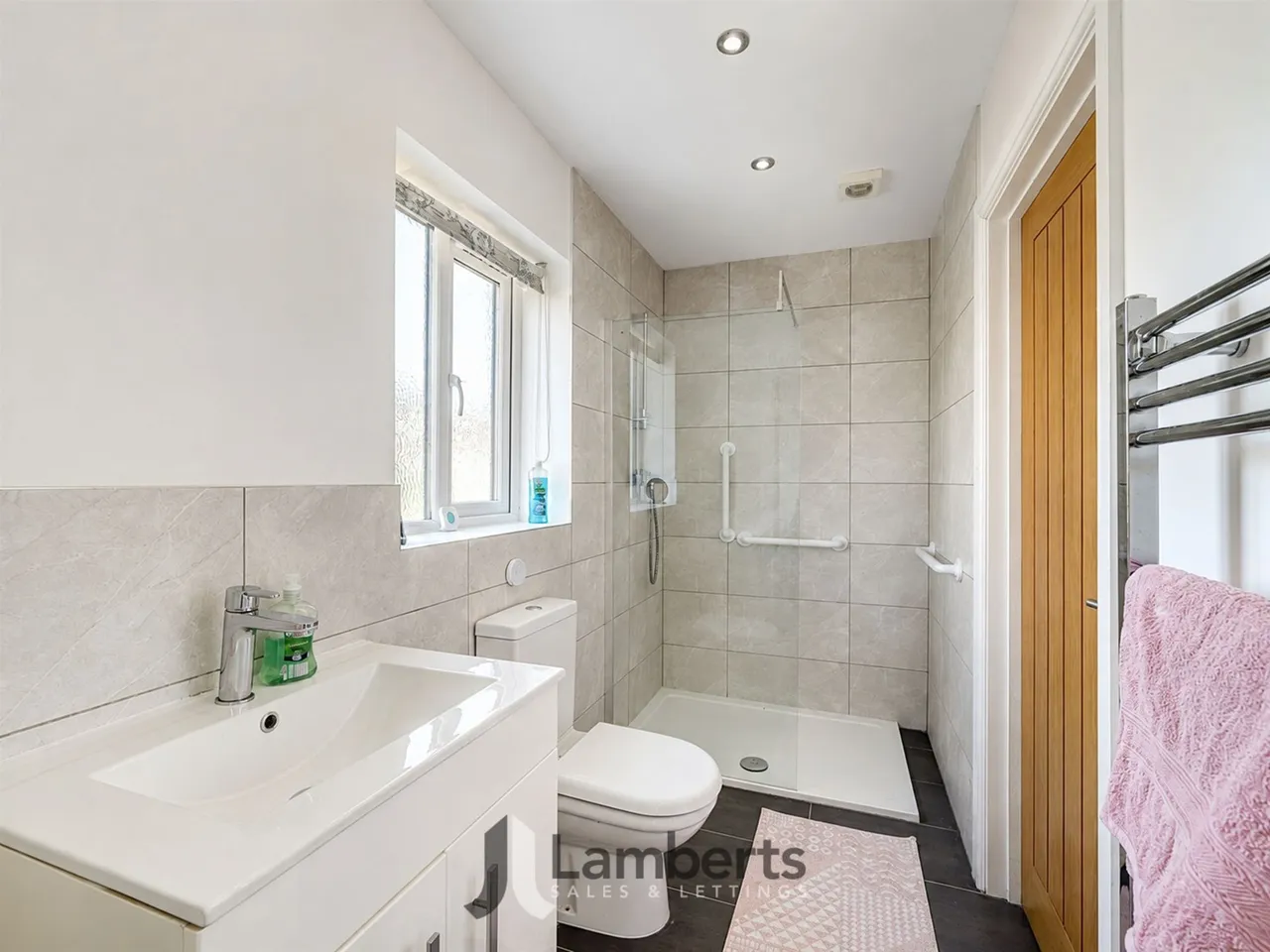 8b Allendale Court, Studley, photo 10